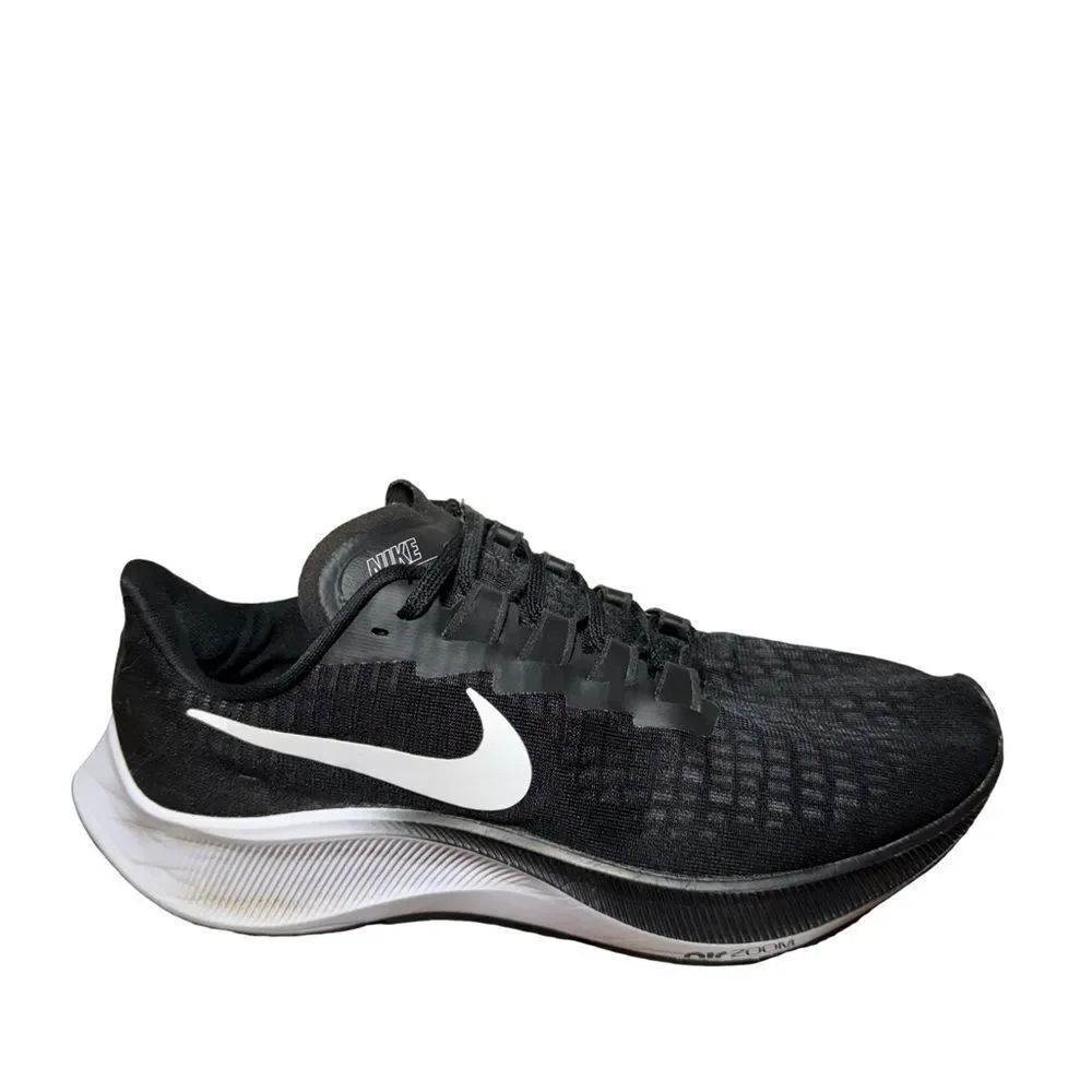 Nike Women’s Zoom Pegasus Black and White Athletic Shoes size 8.5